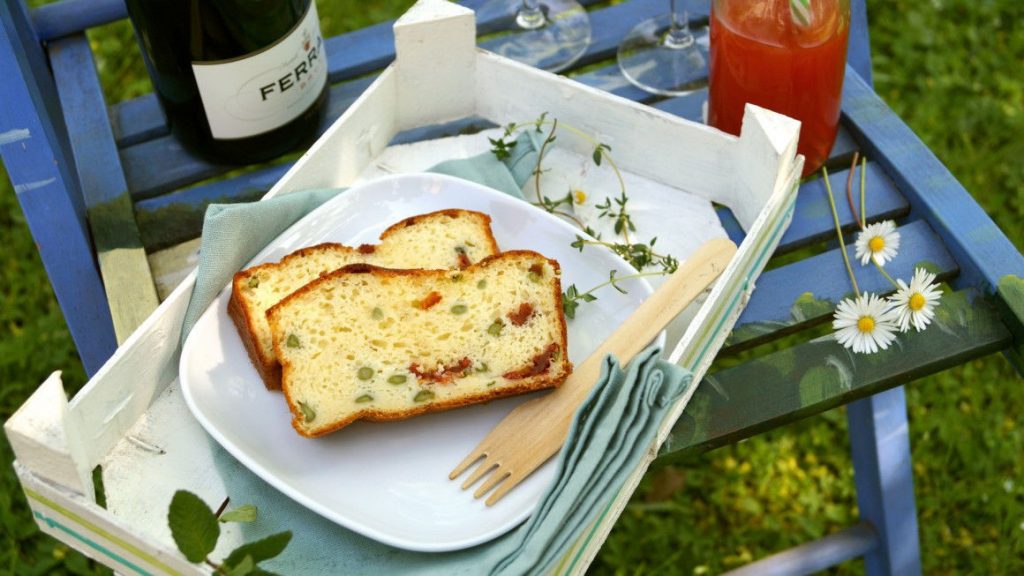 plumcake-asparagi-e-pomodori-secchi